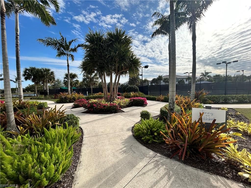 9083 Saint Lucia Dr, Naples, FL 34114 Photo