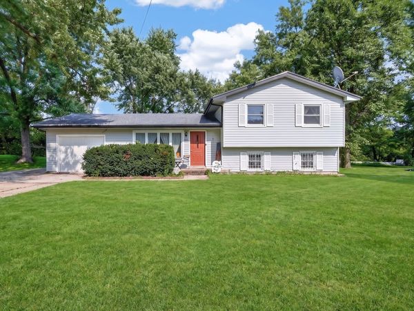 8219 Lista Lane, Des Moines, IA 50320