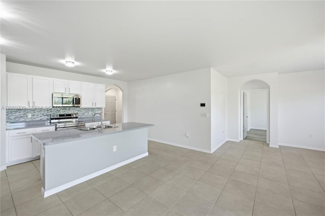 10288 Silver Pond Ln , Lehigh Acres, FL 33936 Photo