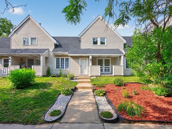 25 Stevens Street E, Saint Paul, MN 55107