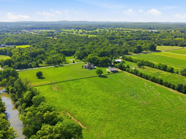 4555 Webb Rd , Murfreesboro, TN 37128