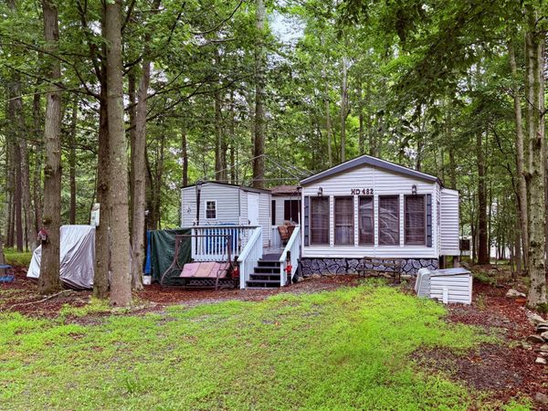 482 Pine Place , Covington Twp, PA 18424