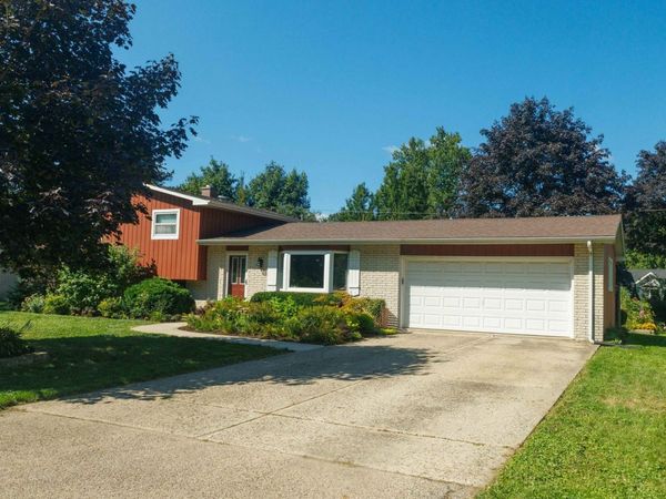 936 Estes Street, Gurnee, IL 60031