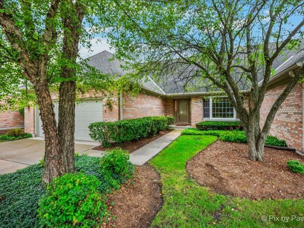 836 Wedgewood Drive, Crystal Lake, IL 60014