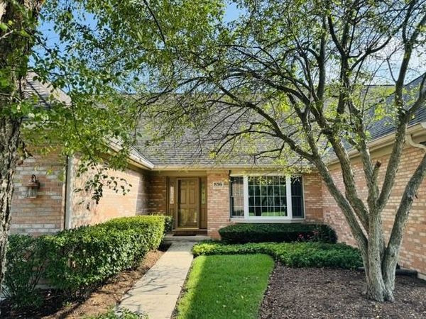 836 Wedgewood Drive, Crystal Lake, IL 60014