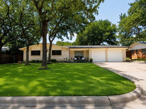 64 Somerset Terrace, Bedford, TX 76022