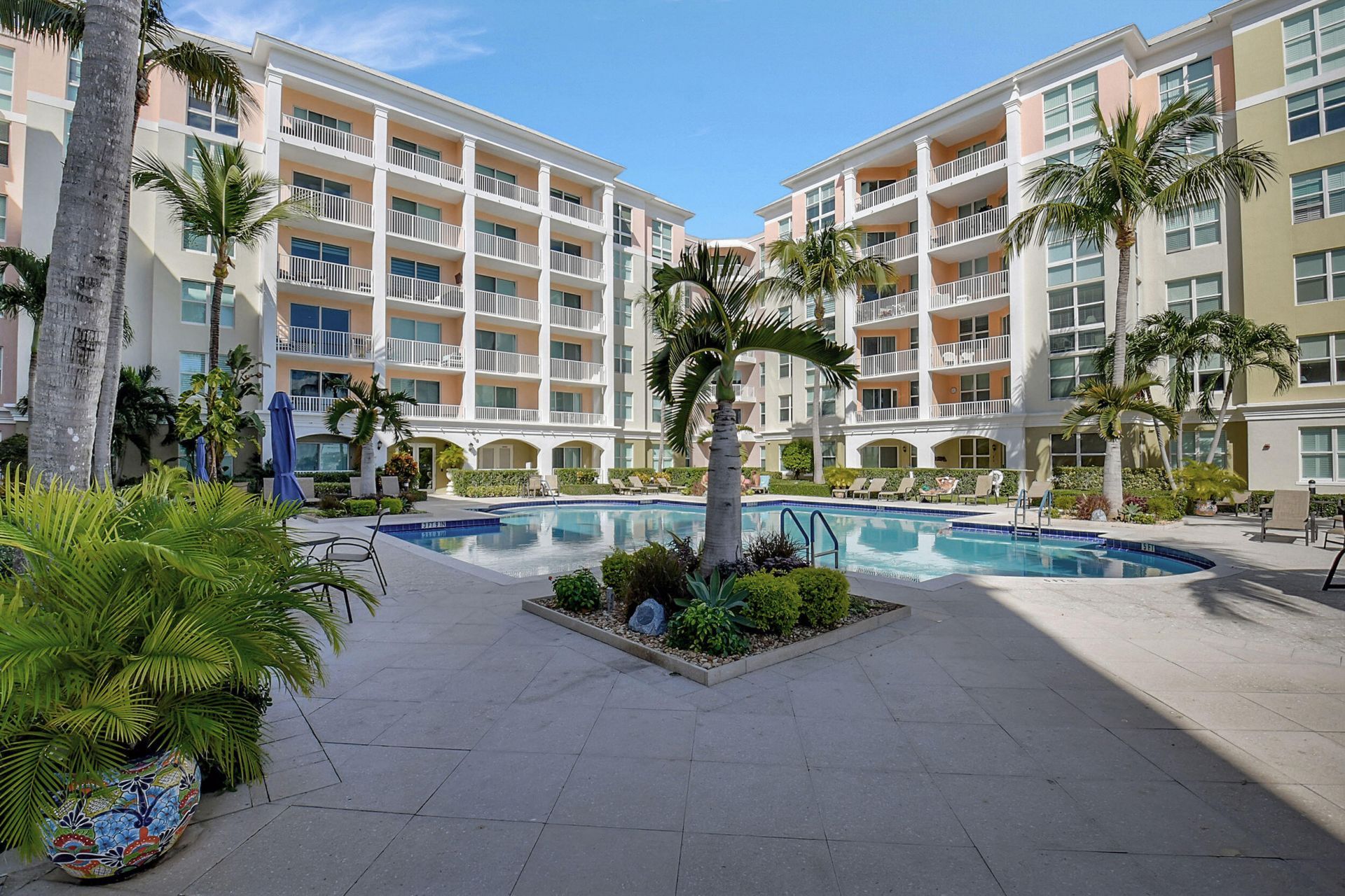 802 W Windward Way, Unit 303, Lantana, FL 33462 Photo