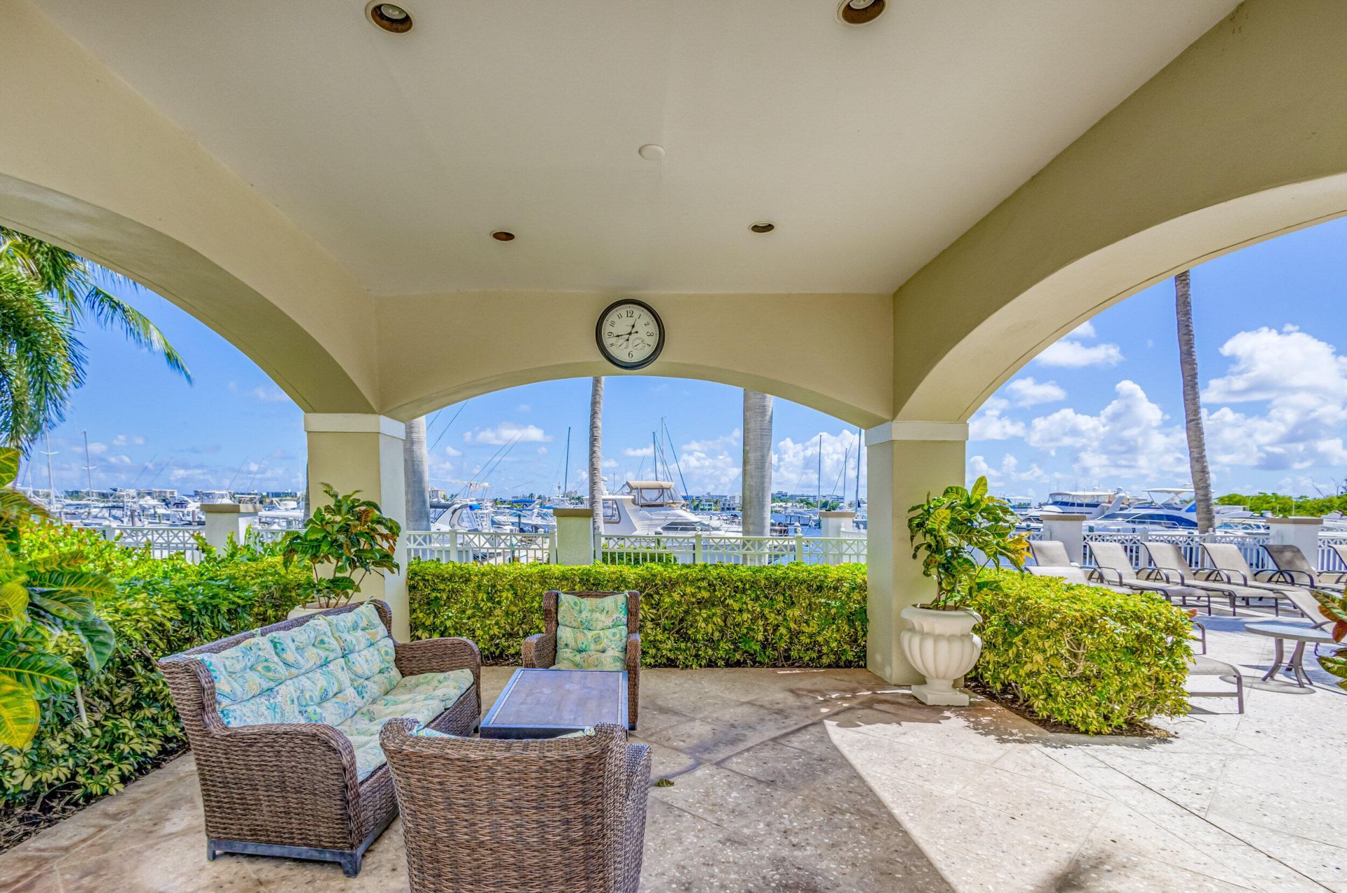 802 W Windward Way, Unit 303, Lantana, FL 33462 Photo