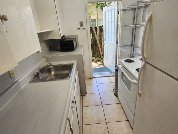 715 SW 4TH Street, Unit #4, Fort Lauderdale, FL 33312