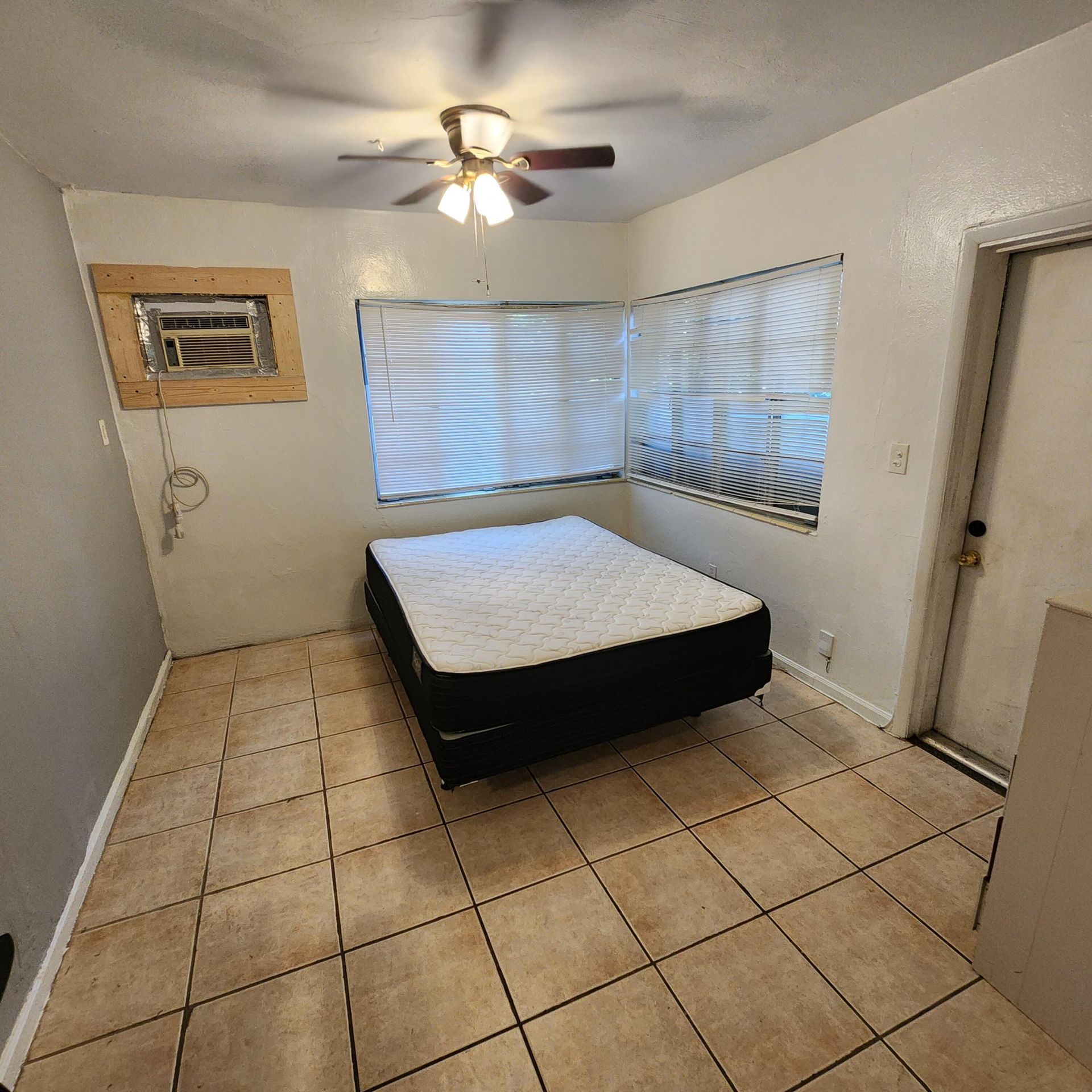 715 SW 4th Street, Unit #4, Fort Lauderdale, FL 33312 Photo