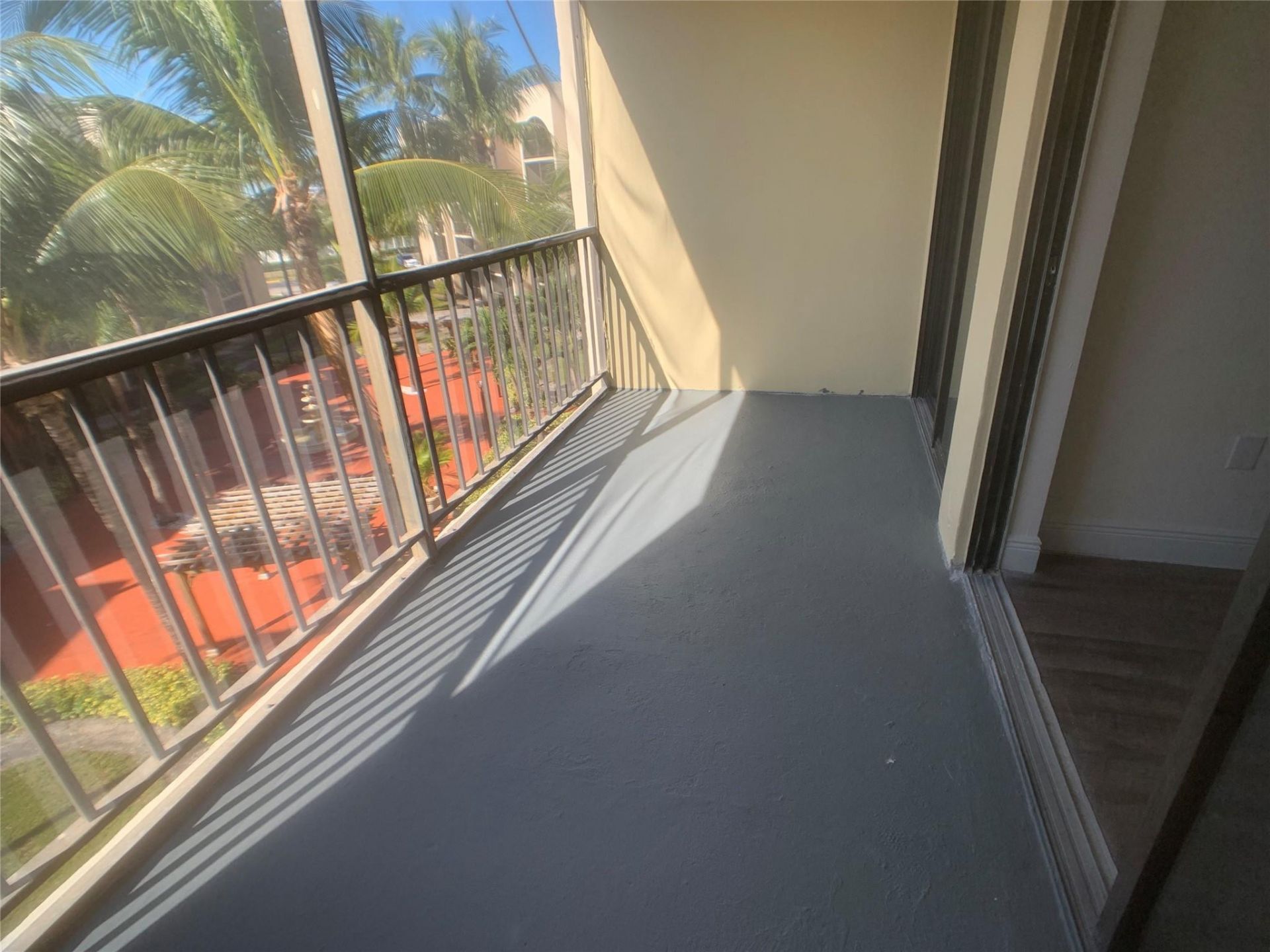 19455 NE 10 Avenue, Unit 2-104, North Miami Beach, FL 33179 Photo