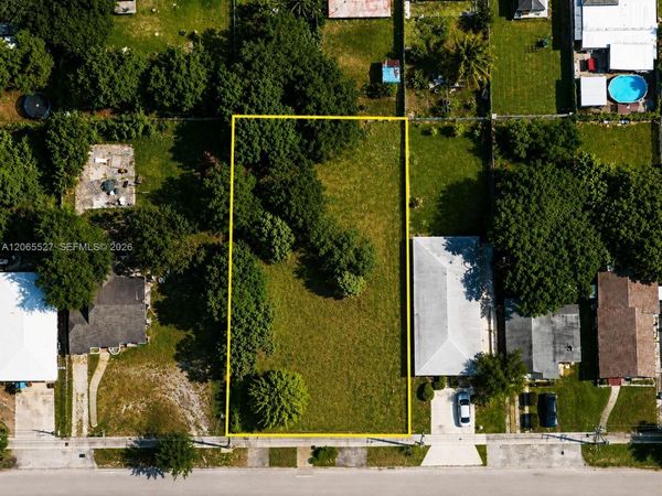 3143 NW 52nd St , Miami, FL 33142