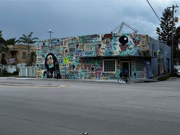 6220 NE Miami Pl , Miami, FL 33138