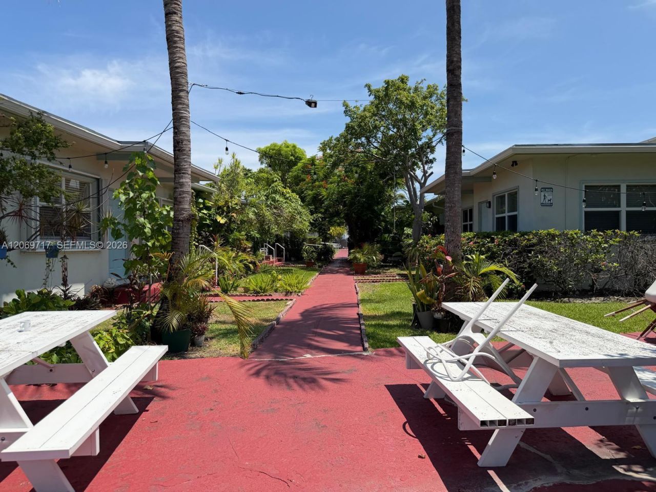 1239 Marseille Dr , Unit 2, Miami Beach, FL 33141 Photo