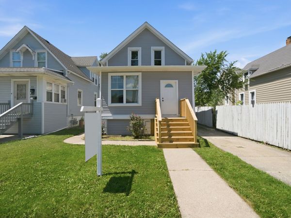124 N 11th Avenue , Melrose Park, IL 60160