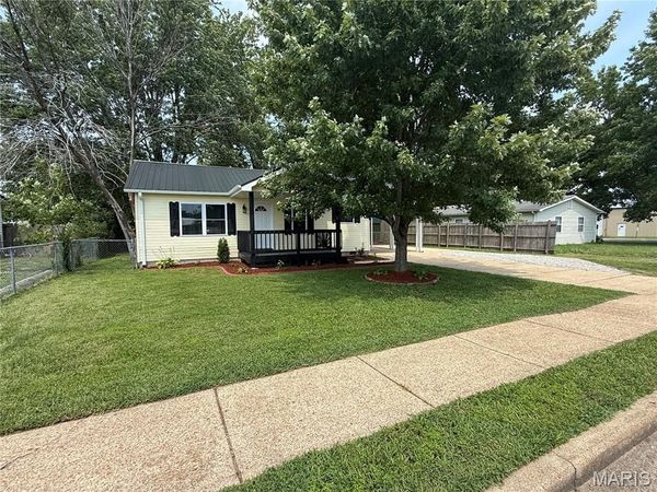 203 Wildcat Pride Drive, Cuba, MO 65453