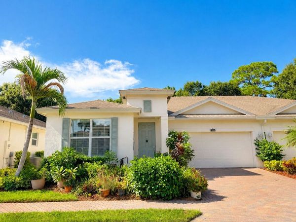 7414 OAKRIDGE Place, Vero Beach, FL 32966