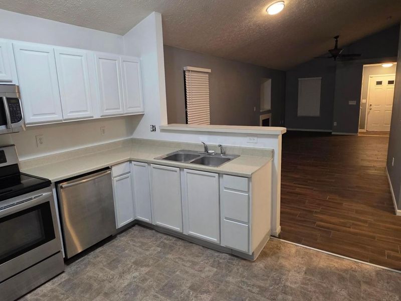 3065 Representation Terrace, Unit 215, Columbus, OH 43207 Photo 15