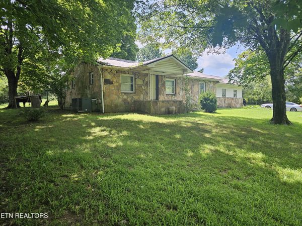 158 County Road 315 , Sweetwater, TN 37874