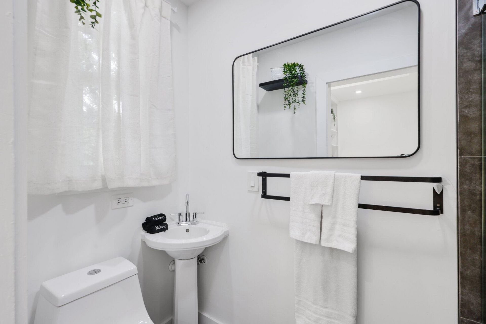 744 Sunset Road, West Palm Beach, FL 33401 Photo