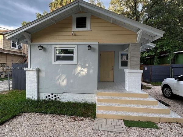 8111 N 10 , Tampa, FL 33604