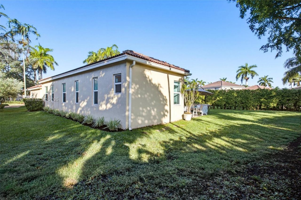 1514 Winterberry Ln , Weston, FL 33327 Photo