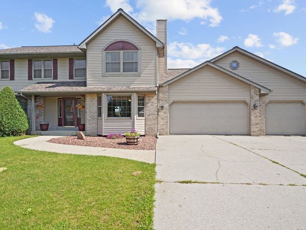 11709 242nd Ave, Salem, WI 53179