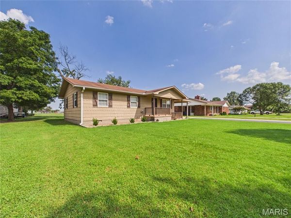 1608 Sidney Street , Malden, MO 63863