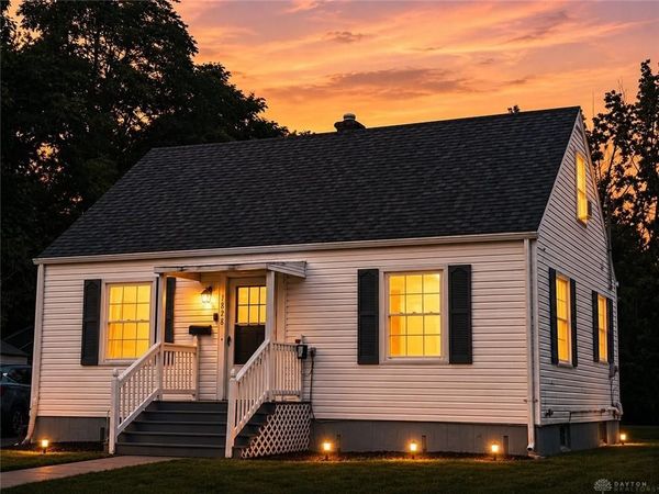 1828 N Sweetbriar Lane, Springfield, OH 45505