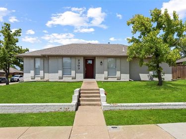 2303 Silverthorne Drive, Dallas, TX 75287