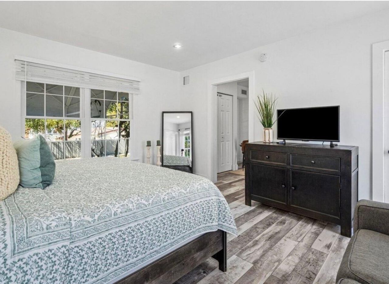 744 Sunset Road, West Palm Beach, FL 33401 Photo