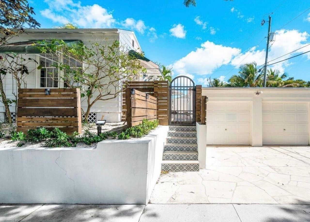 744 Sunset Road, West Palm Beach, FL 33401 Photo
