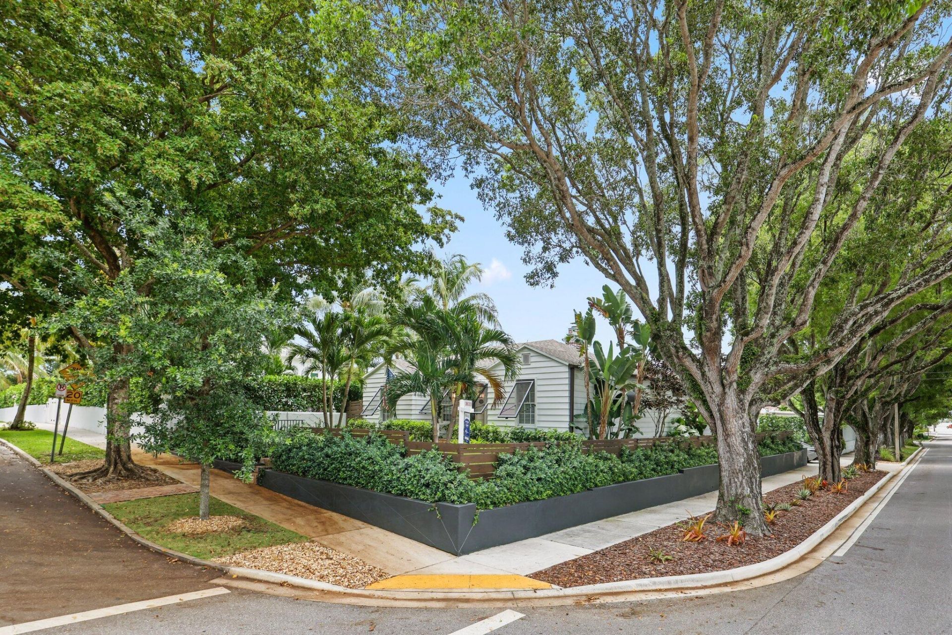 744 Sunset Road, West Palm Beach, FL 33401 Photo