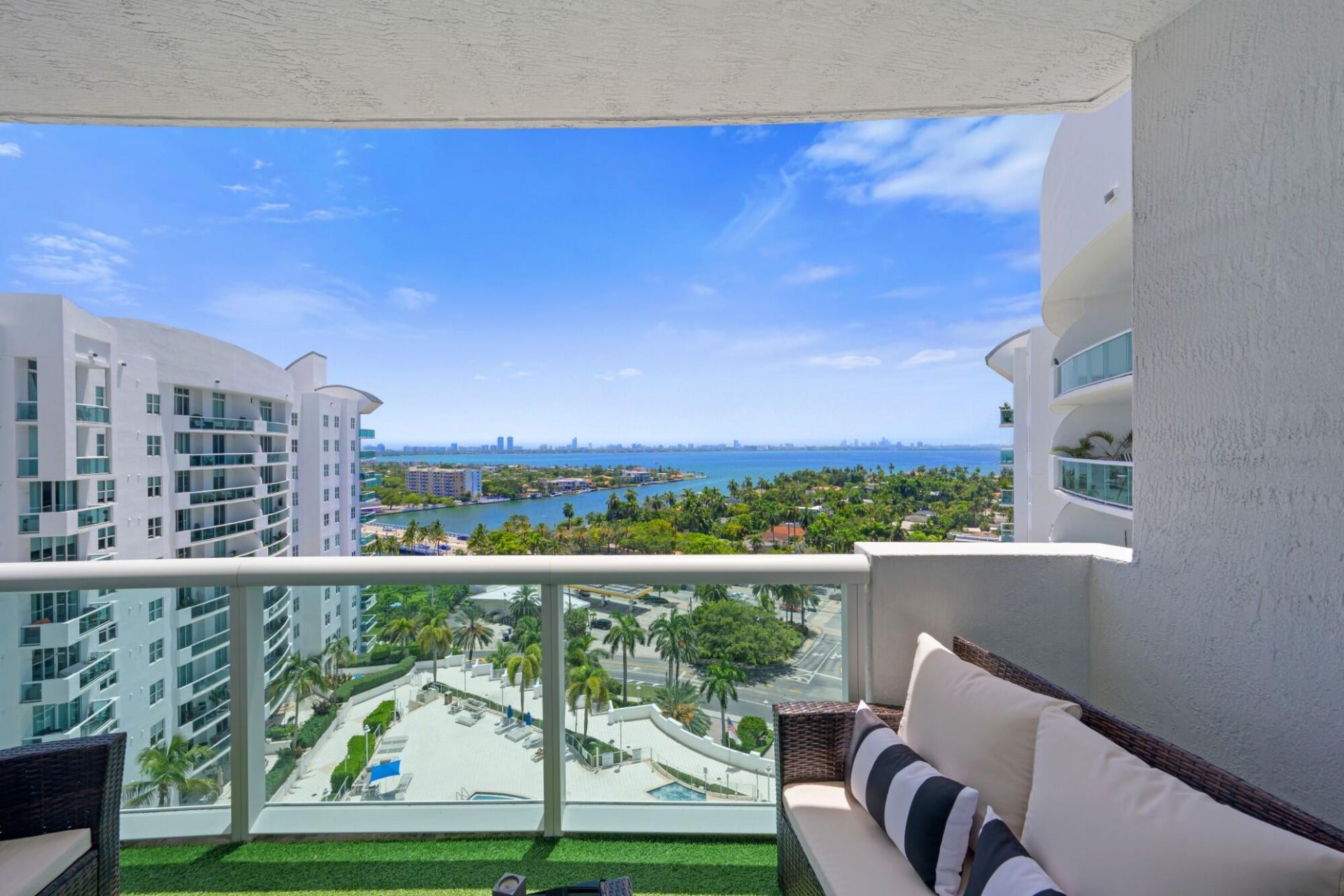 7900 Harbor Island Drive, Unit 1517, North Bay Village, FL 33141 Photo