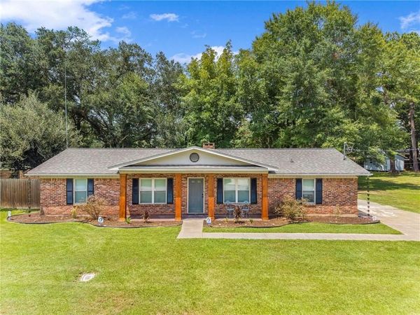 102 Bethel Forest Drive S, Saraland, AL 36571