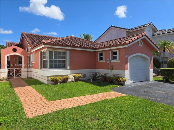 15416 SW 50th Ter , Miami, FL 33185
