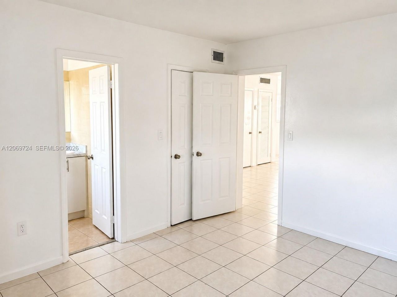 1230 W 54th St , Unit 329A, Hialeah, FL 33012 Photo
