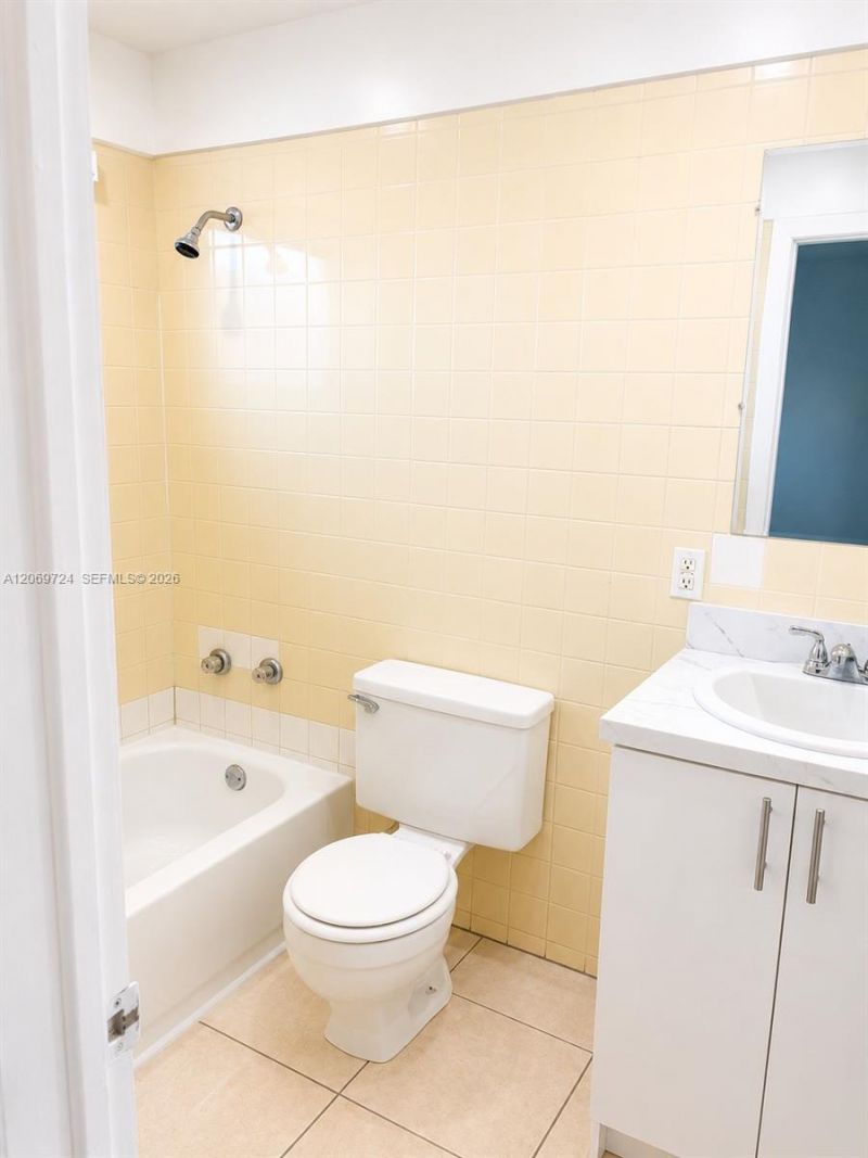 1230 W 54th St , Unit 329A, Hialeah, FL 33012 Photo