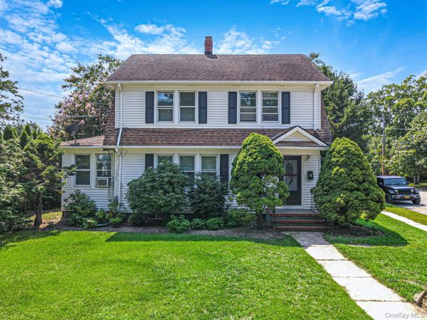 41 Prospect Place, Riverhead, NY 11901