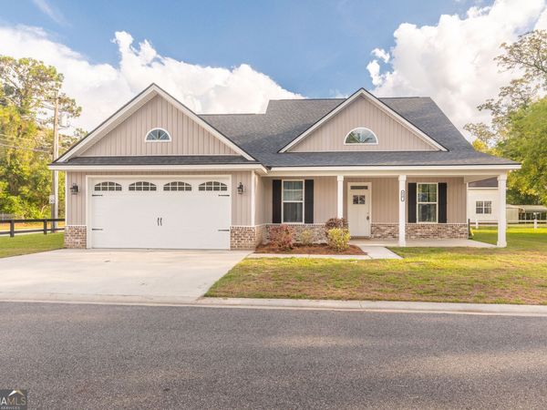 410 A N Caswell Street, Glennville, GA 30427