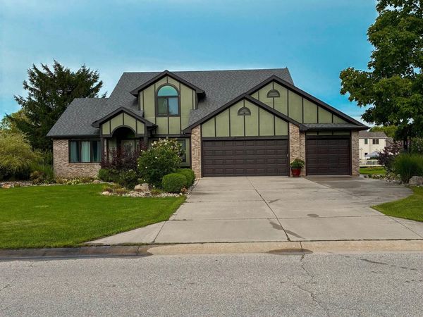 15312 Lions Passage, Leo, IN 46765
