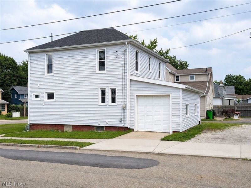 290 W Main Street, Alliance, OH 44601 Photo 22