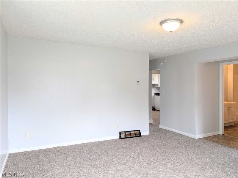 290 W Main Street, Alliance, OH 44601 Photo 4
