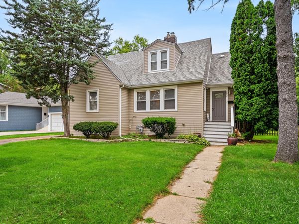 402 Turner Avenue , Glen Ellyn, IL 60137