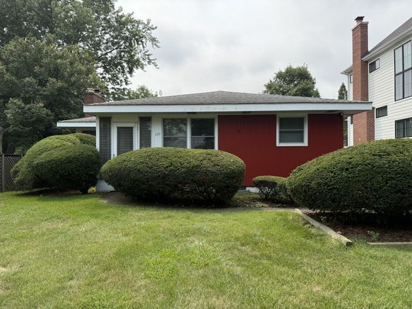 137 Chicago Avenue , Clarendon Hills, IL 60514