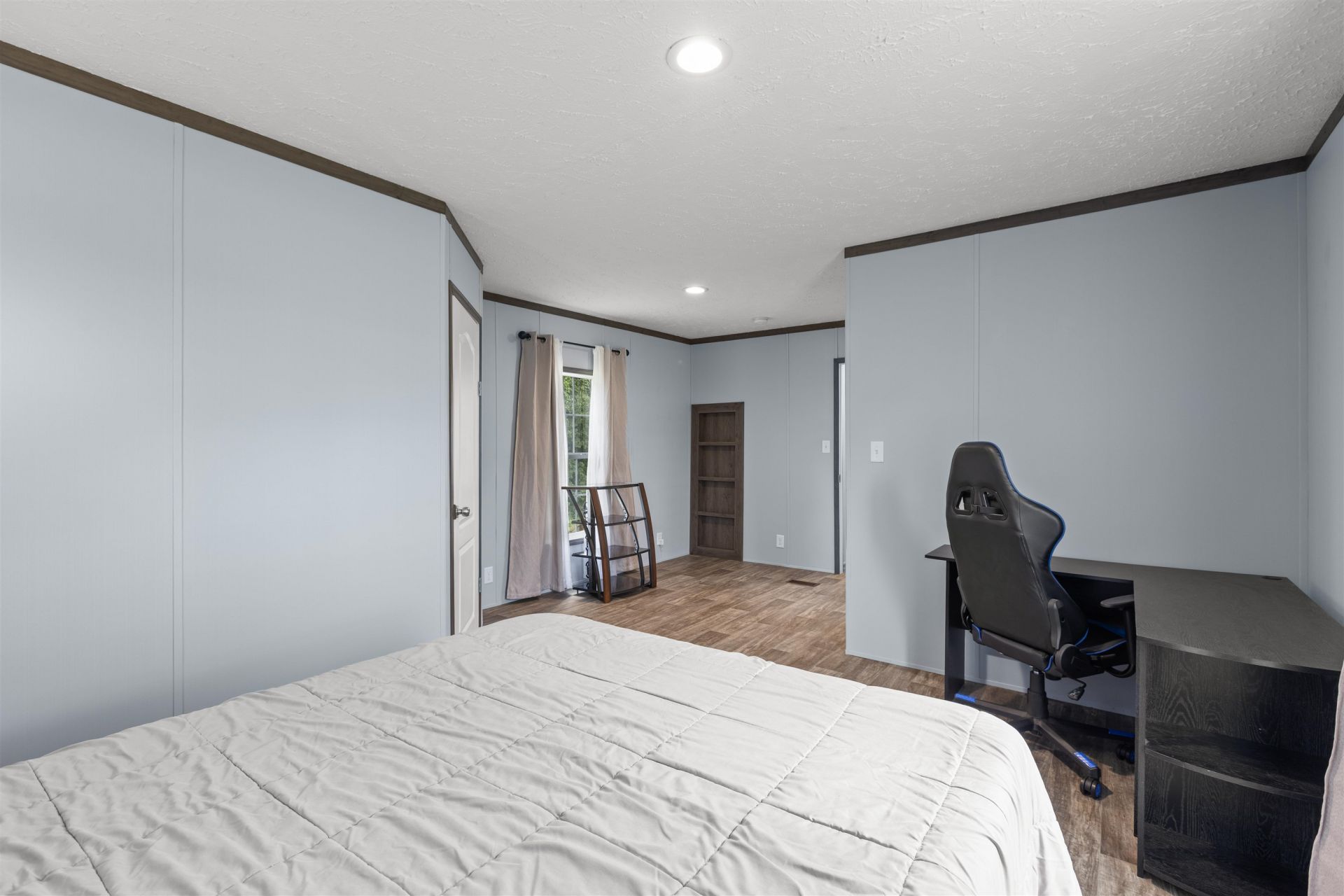 301 Allison Court Photo 11