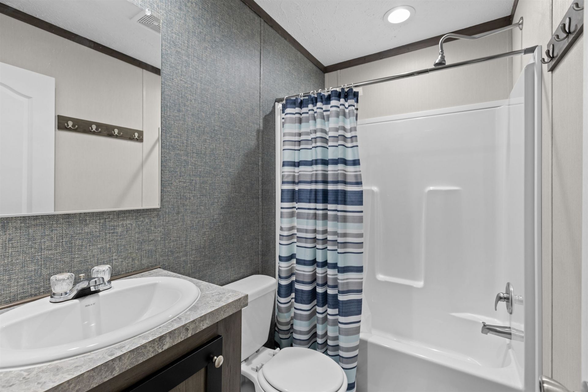 301 Allison Court Photo 16