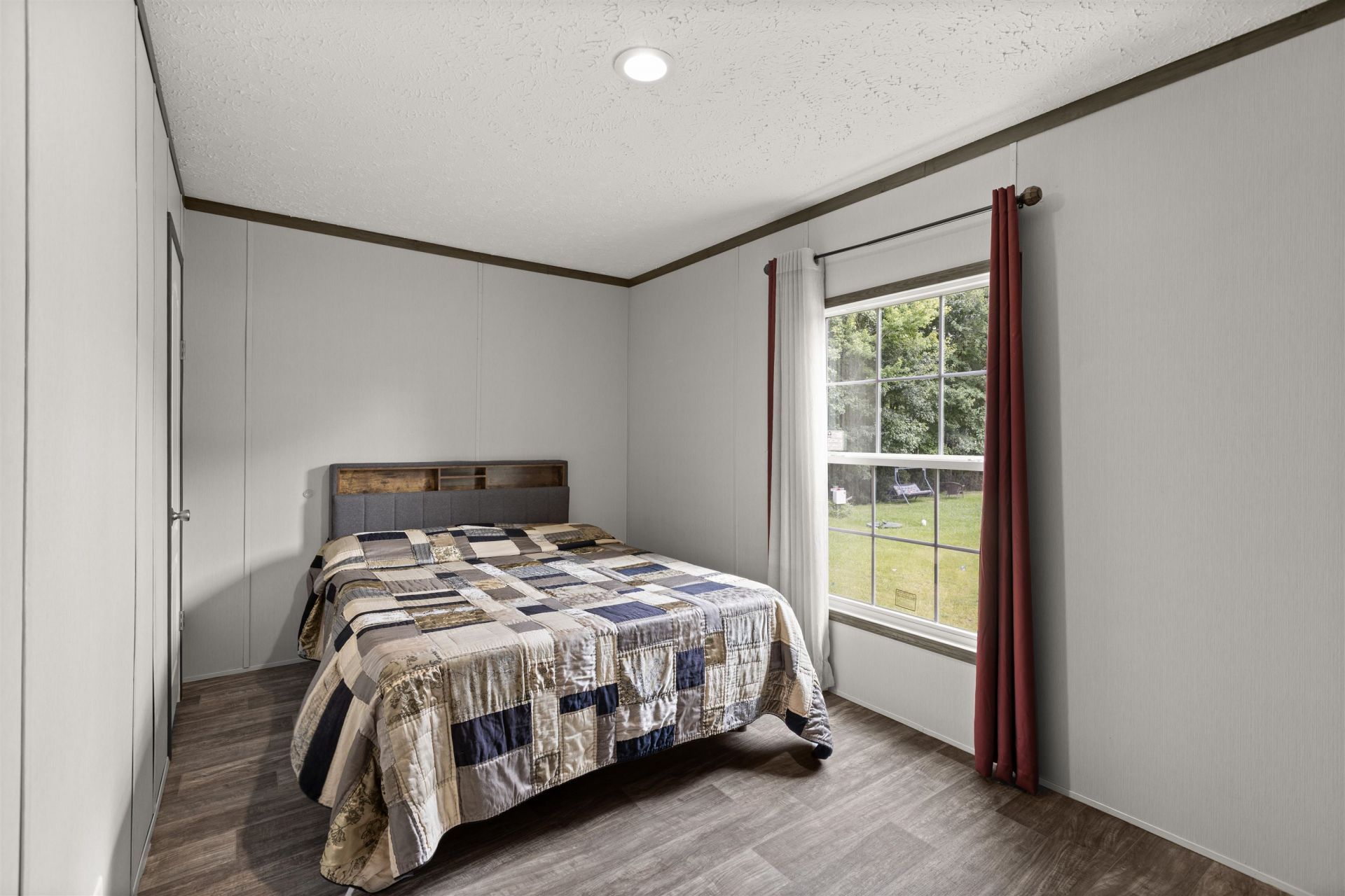 301 Allison Court Photo 17