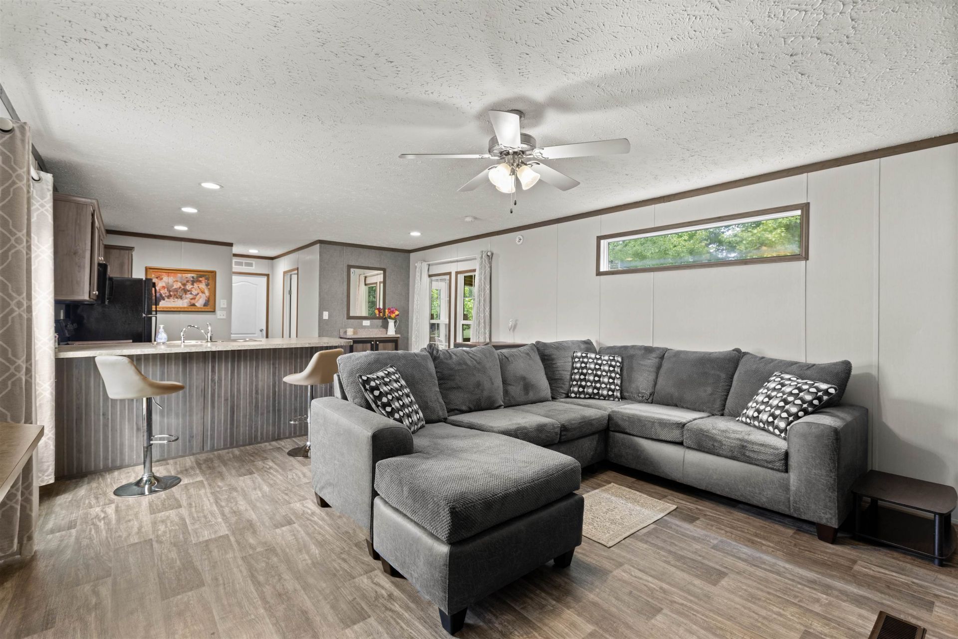 301 Allison Court Photo 5