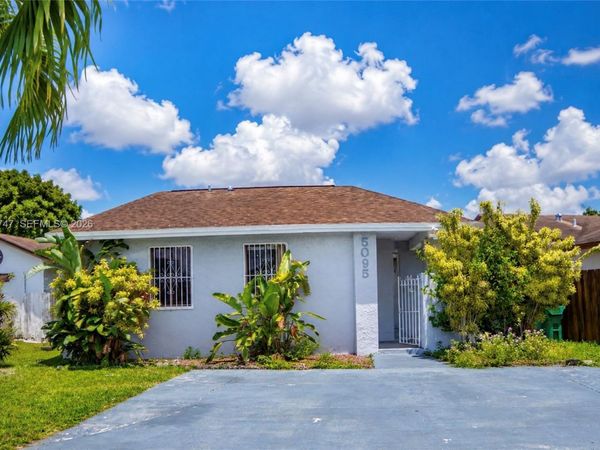 5095 NW 195th Ln , Miami Gardens, FL 33055